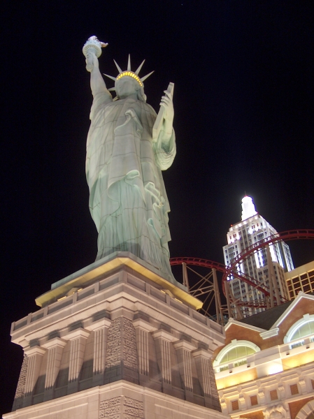 statue of liberty in las vegas