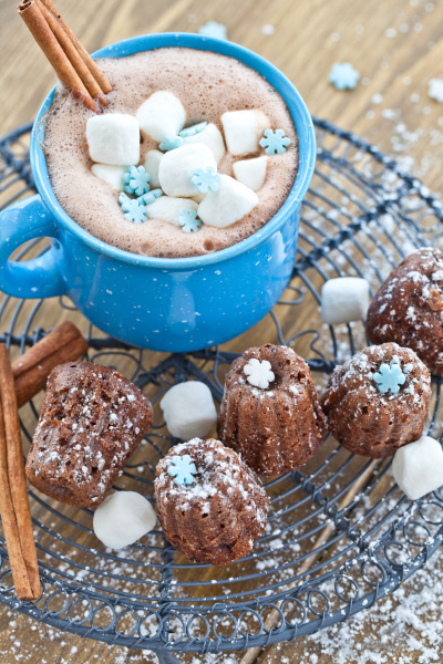 small chocolate cakes and hot chocolate