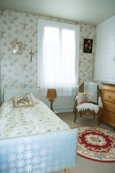 rustic home interior bedroom
