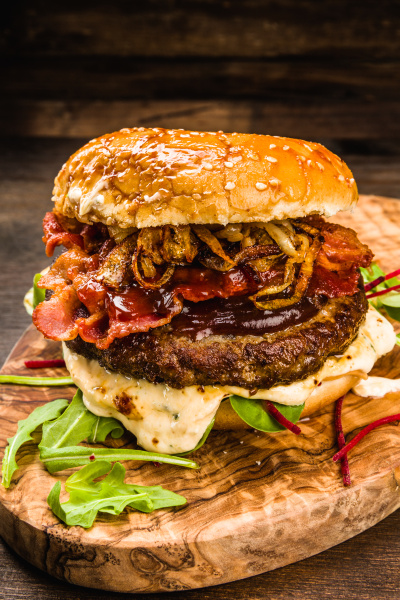 bbq burger with bacon and onions