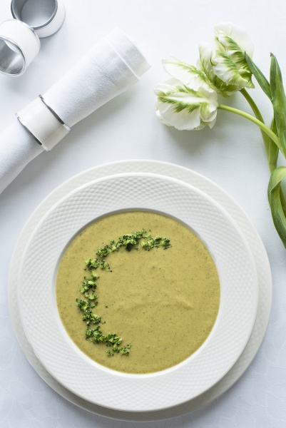 broccoli cream soup with fresh parsley