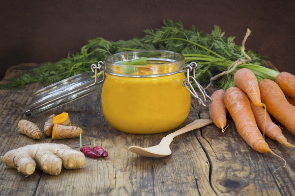 carrot and turmeric soup with ginger