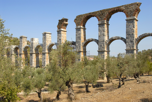 archaology long double arched aquaduct