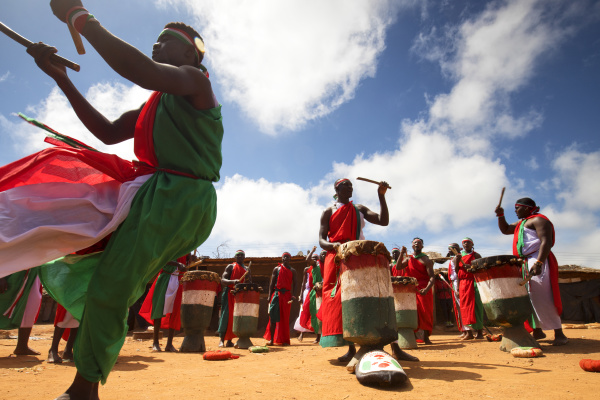 traditional burundian dance with typical drums