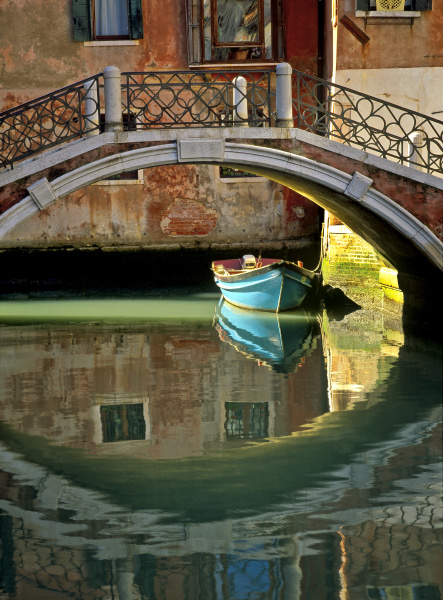 italy venice canal bridge