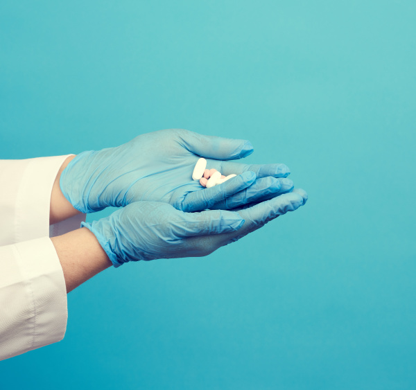 hand, with, blue, sterile, gloves, holds - 28280391