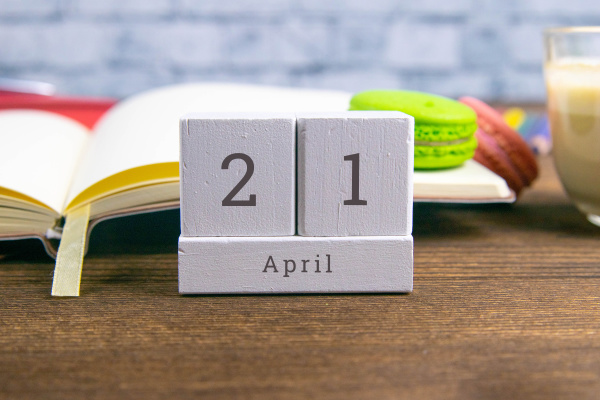 april 21 on the wooden calendar