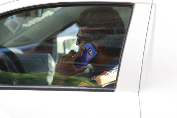 mobile phone use behind the wheel