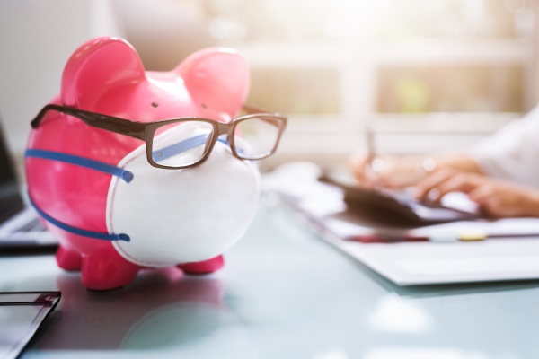 save money piggybank and budgeting