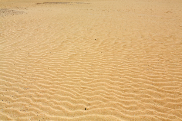 sand patterns after wind on