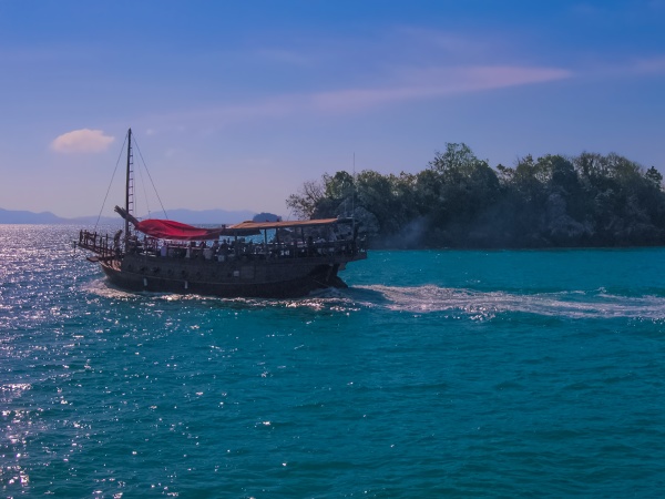 the yacht at ocean of phang