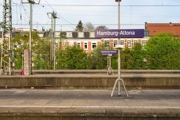 platform of the terminus station hamburg