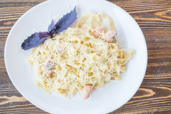 italian pasta with parmesan cheese and