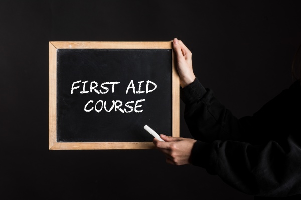 first aid course for helping people