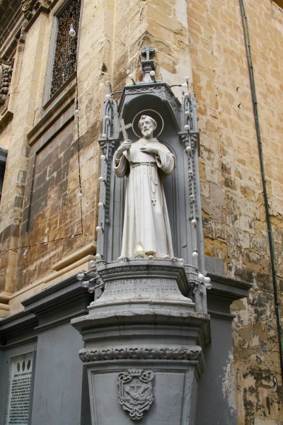 saint statue valletta streets