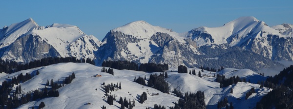 snow covered mountains schafberg and kaiseregg