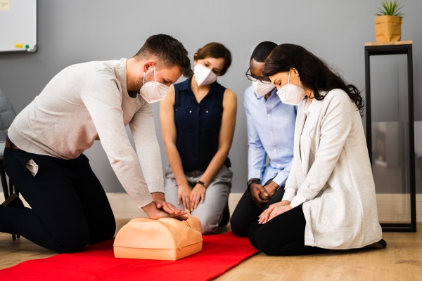 first aid cpr resuscitate training