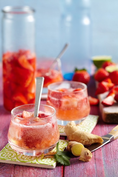 non alcoholic strawberry punch with ginger