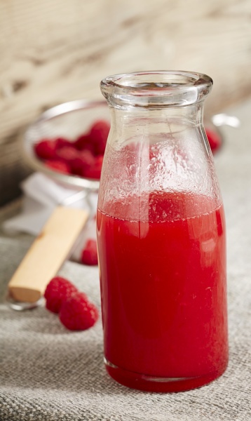 homemade raspberry liqueur with vodka and