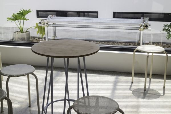 loft green restaurant minimal style