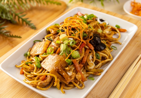 noodles stir fry with ear wood