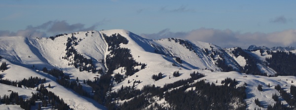 hundsruegg mountain range near zweisimmen