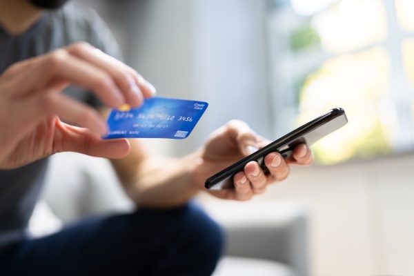 online shopping payment on mobile phone