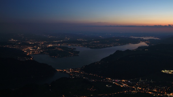 lucerne and lake vierwaldstattersee by night