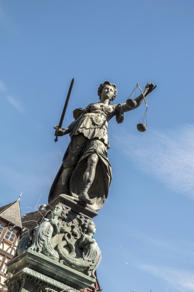 statue of lady justice justitia