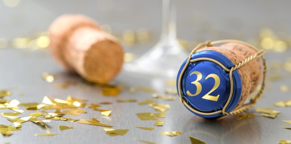 champagne cap with the number 32