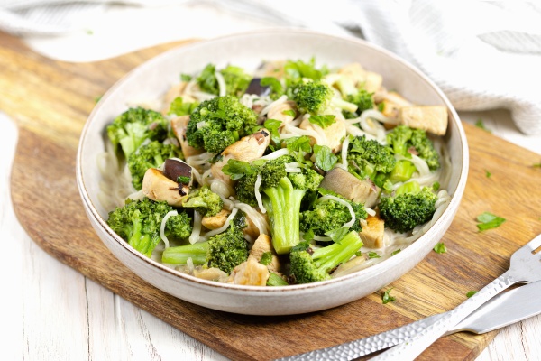 aubergine broccoli pan with chicken and