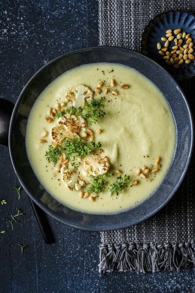 cauliflower and brussels sprout soup with