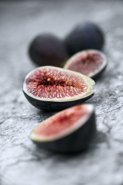 halved figs