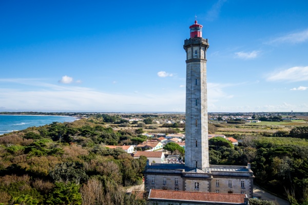 whale lighthouse phare des