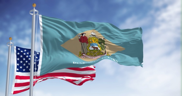 the delaware state flag waving along