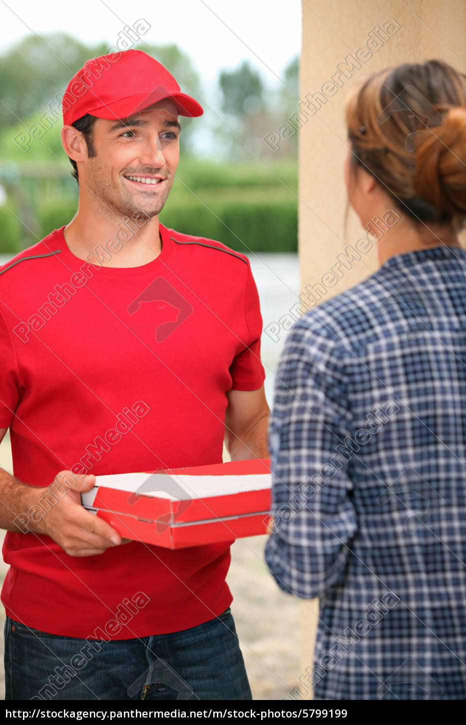 Man delivering pizza - Stock Photo - #5799199 - PantherMedia Stock Agency