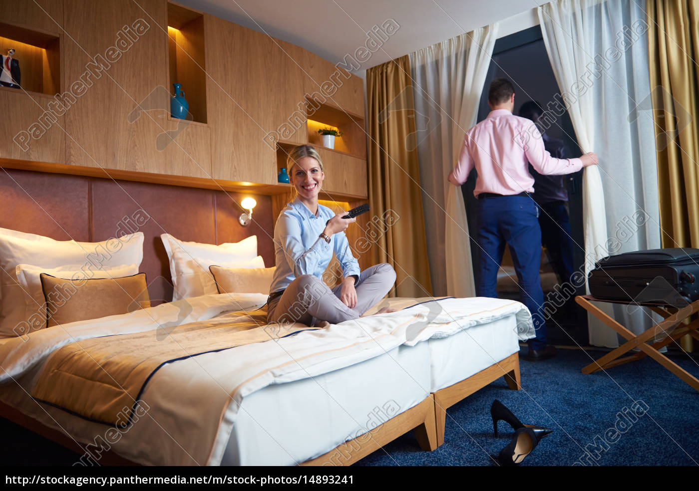 Young Couple In Modern Hotel Room Stock Photo 14893241 Panthermedia Stock Agency