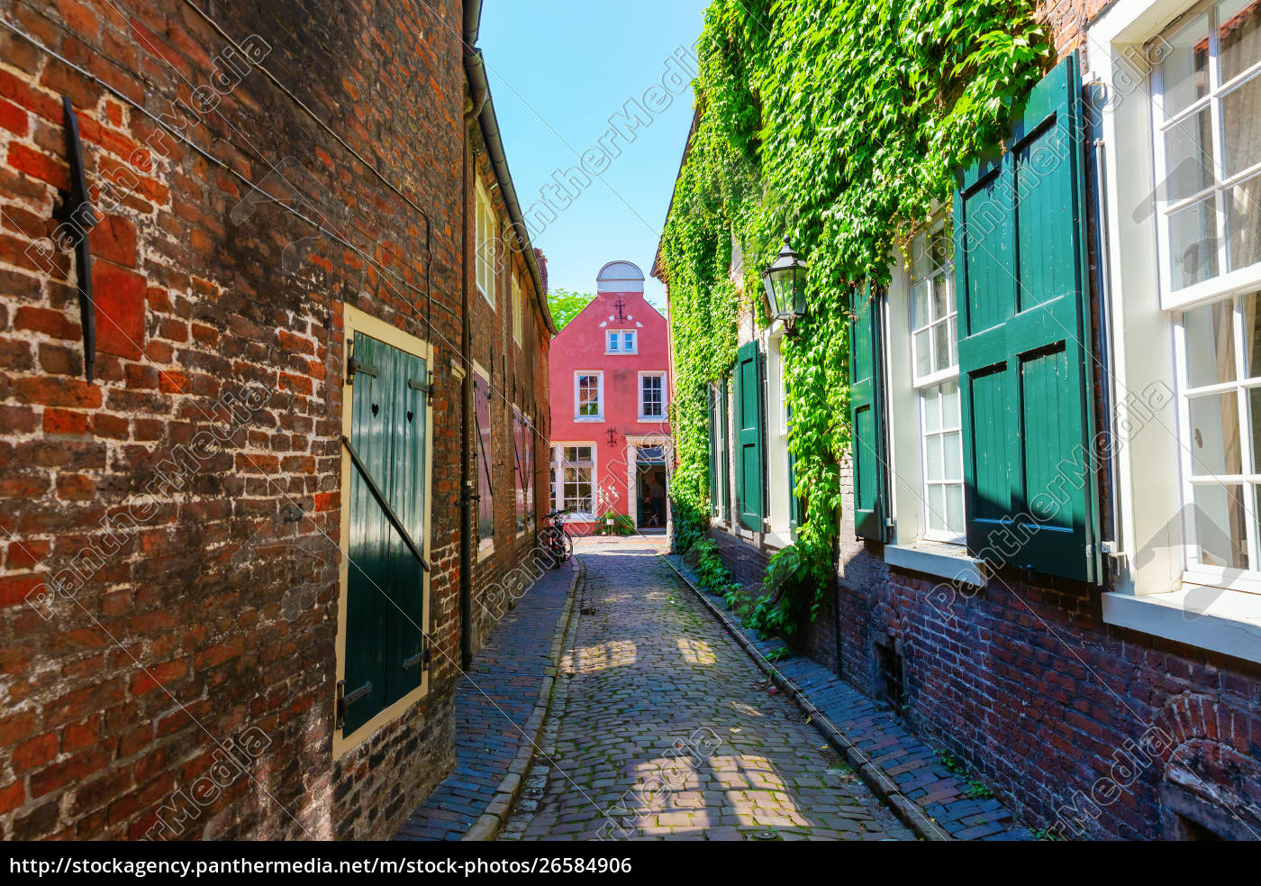 Picturesque Alley In Leer Ostfriesland Germany Stock Image 26584906 Panthermedia Stock Agency